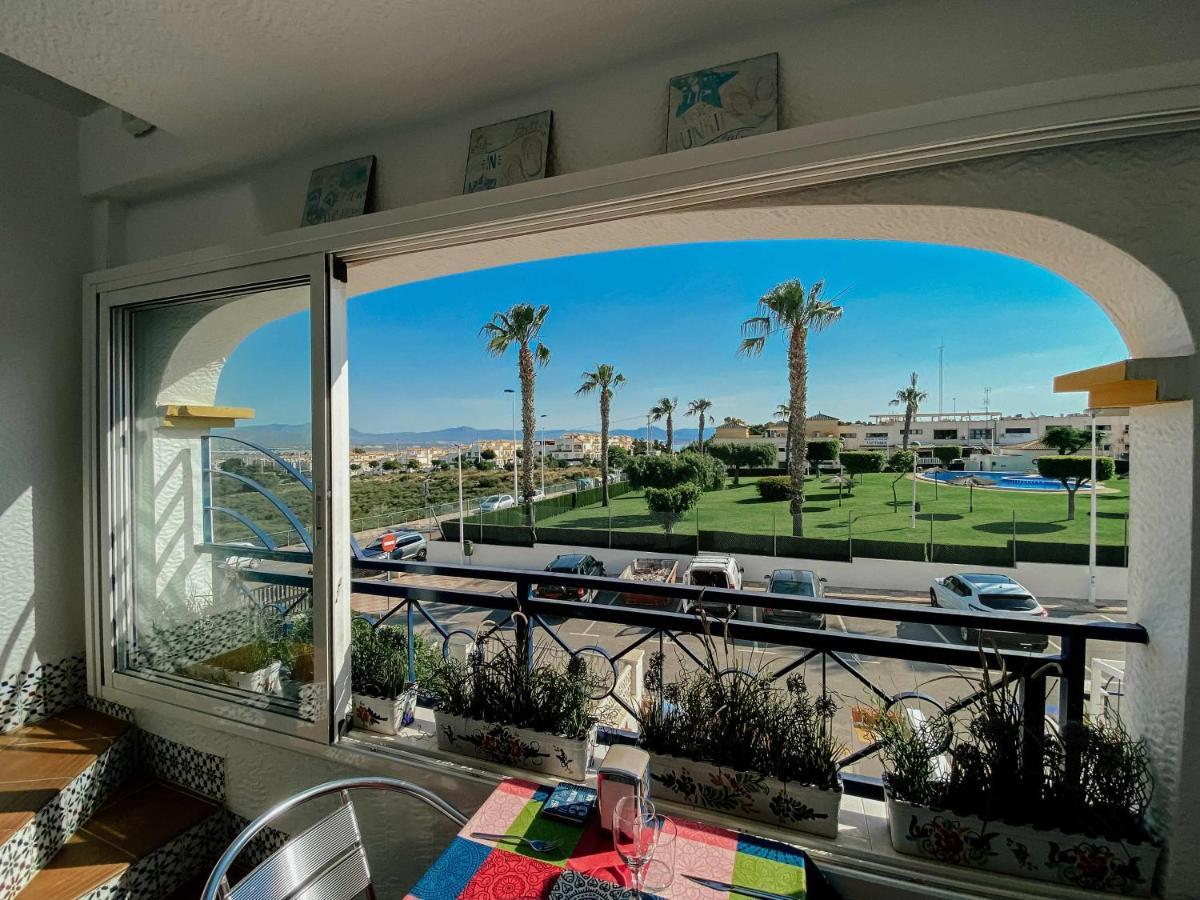 Stunning 2 Bedroom Apartment With Pool View アリカンテ エクステリア 写真