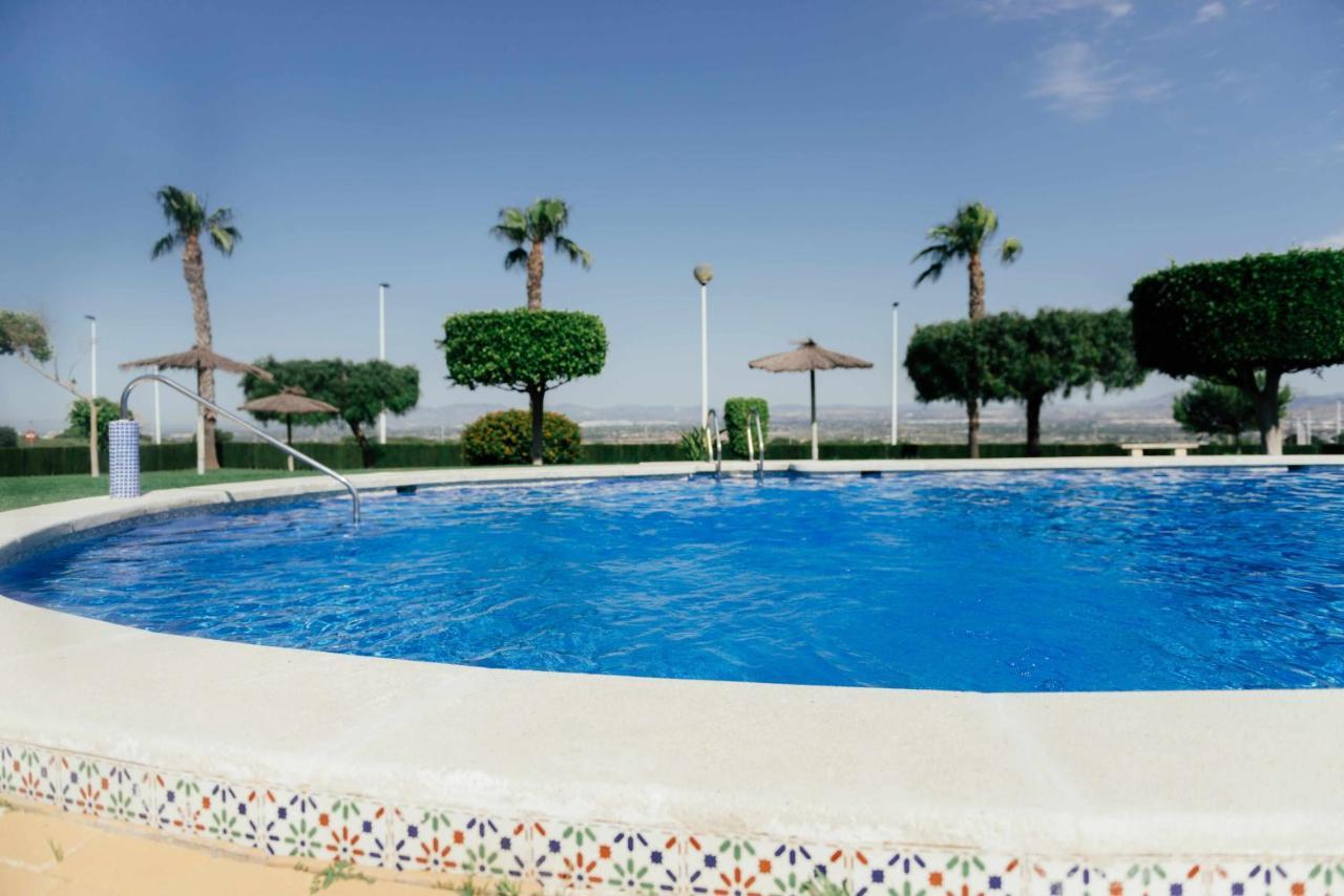 Stunning 2 Bedroom Apartment With Pool View アリカンテ エクステリア 写真