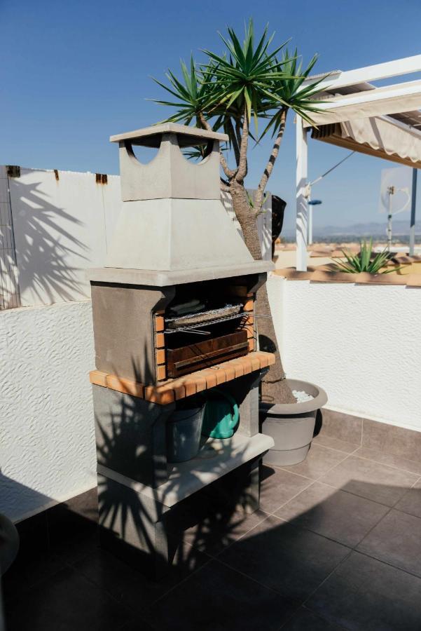 Stunning 2 Bedroom Apartment With Pool View アリカンテ エクステリア 写真