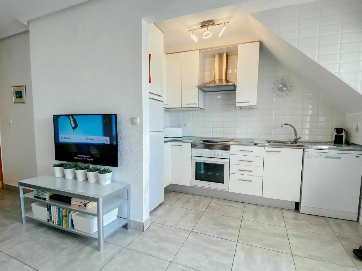 Stunning 2 Bedroom Apartment With Pool View アリカンテ エクステリア 写真